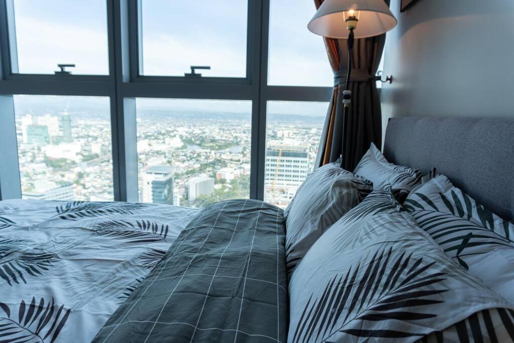 A2J Luxury 2Br Bgc Uptown Suite Near Uptown Mall Manila Exterior foto