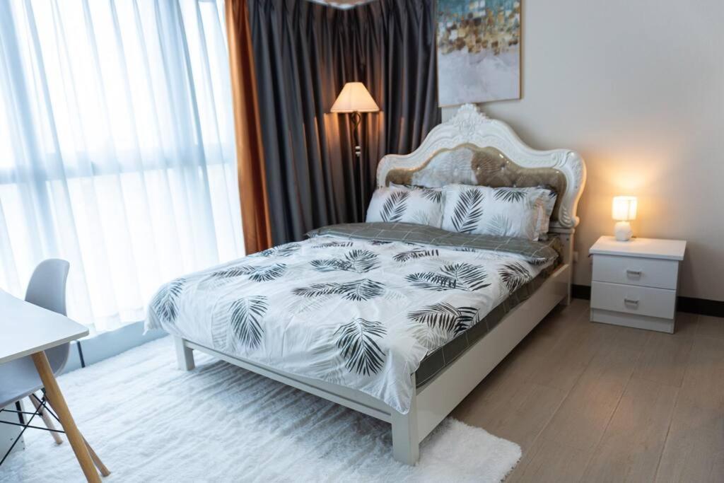 A2J Luxury 2Br Bgc Uptown Suite Near Uptown Mall Manila Exterior foto
